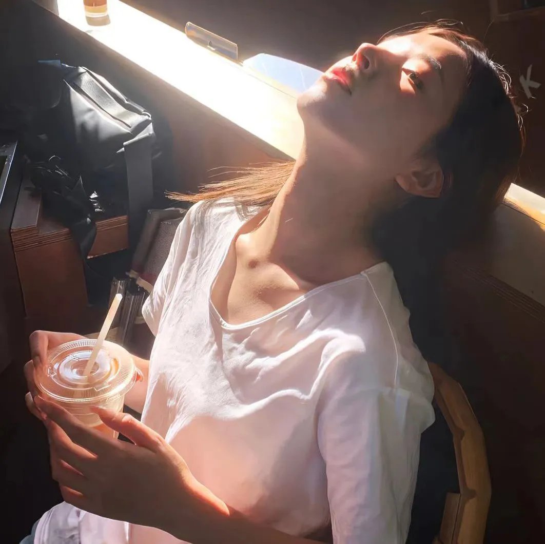 黑色疤痕的蓝调